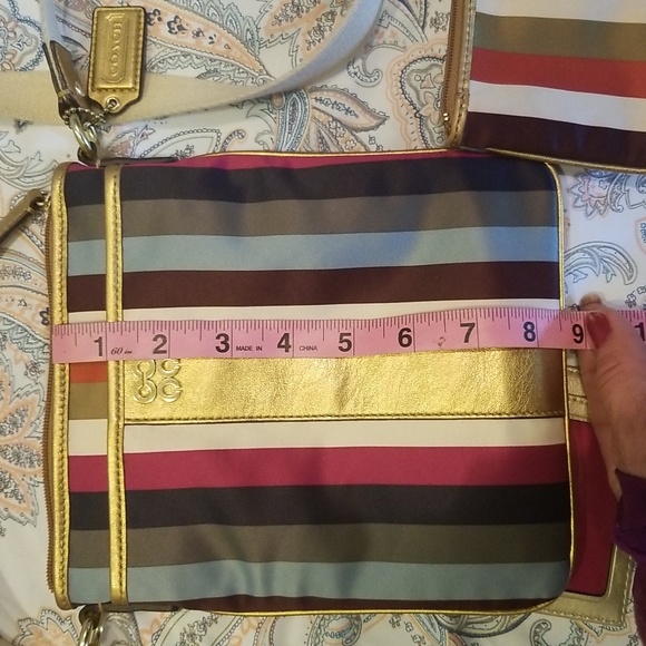 Beautiful Striped Coach Crossbody Purse, wristlet & ID Card Holder - Picture 9 of 10